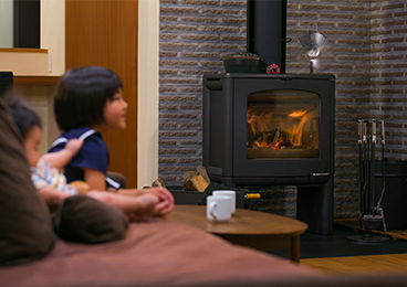 薪ストーブのある家